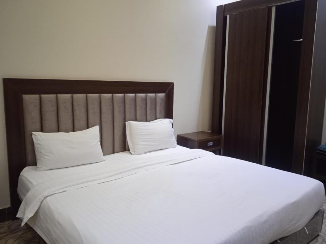 Quiet Rooms 7 Riyadh Exterior photo